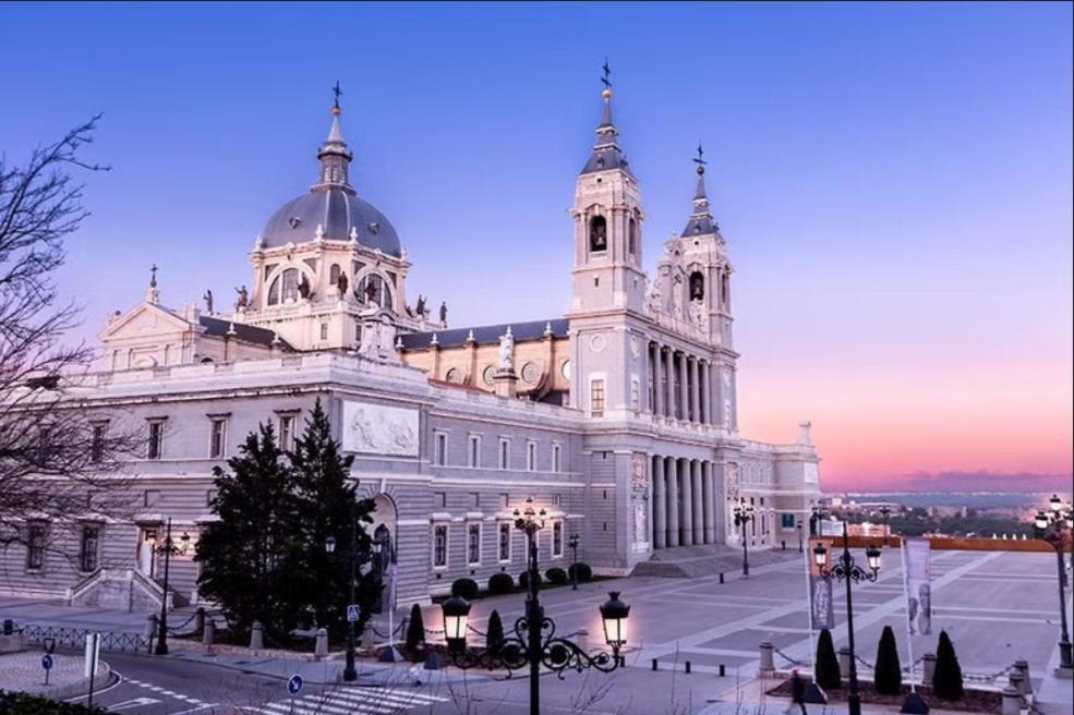 Hostel Puerta Del Angel Madrid Ngoại thất bức ảnh