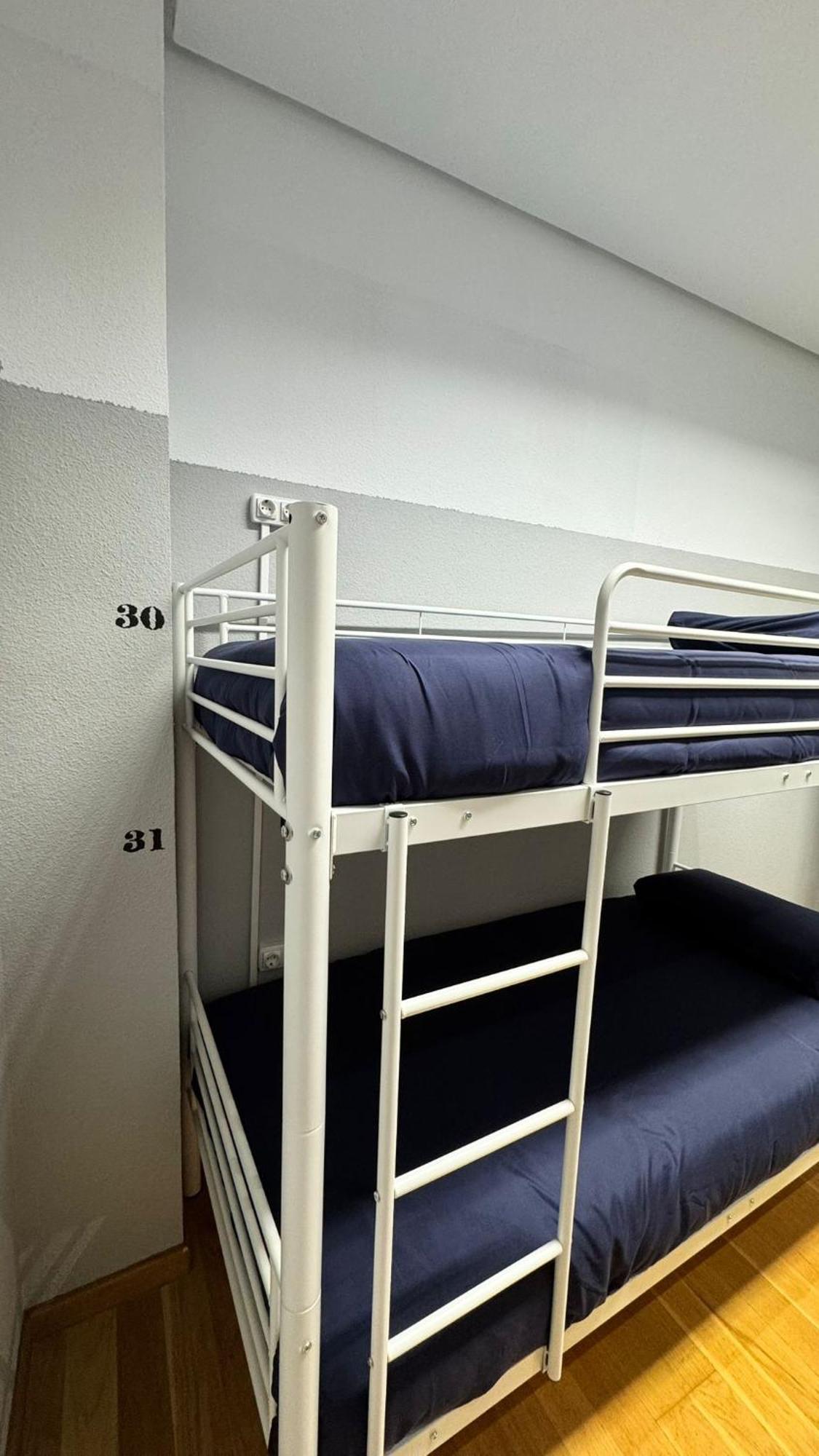 Hostel Puerta Del Angel Madrid Ngoại thất bức ảnh