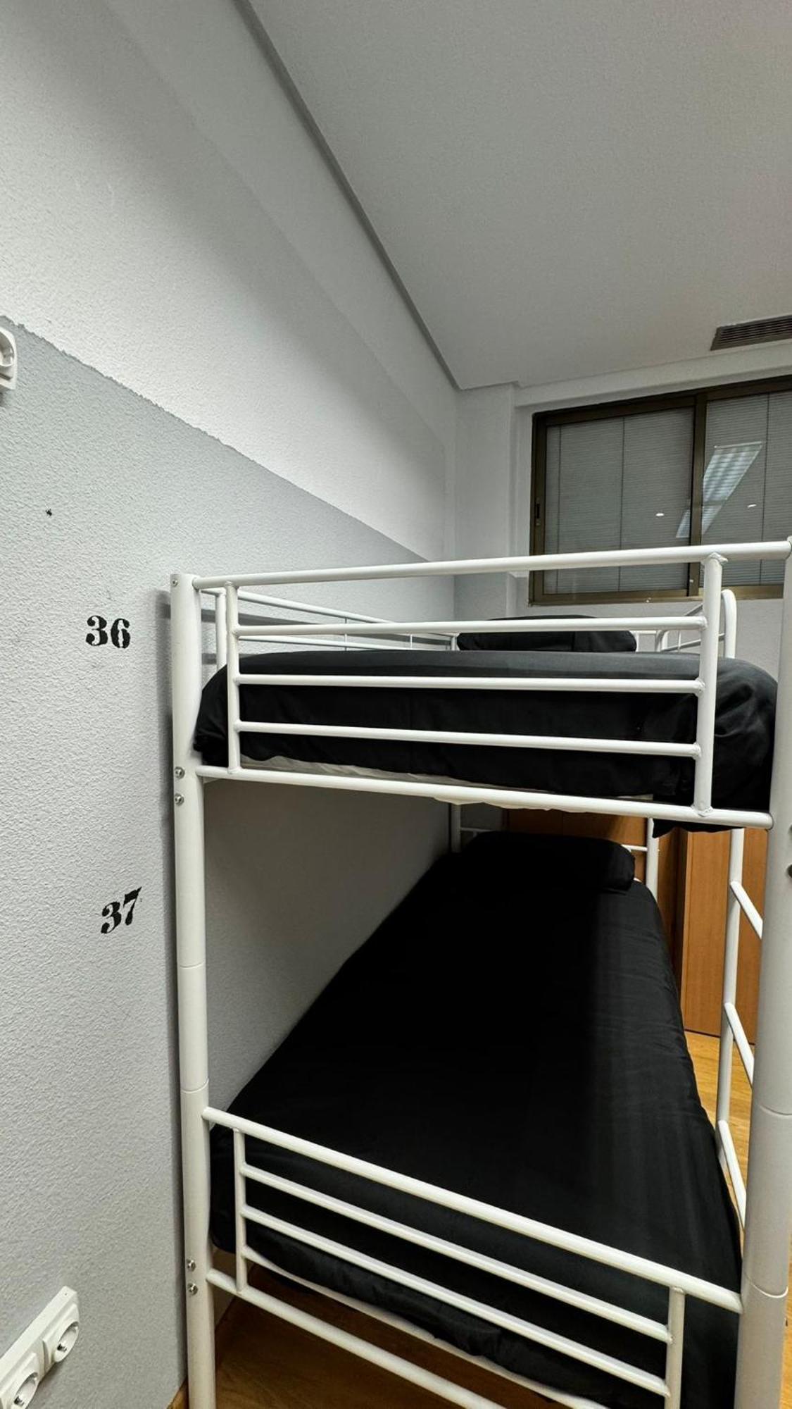 Hostel Puerta Del Angel Madrid Ngoại thất bức ảnh