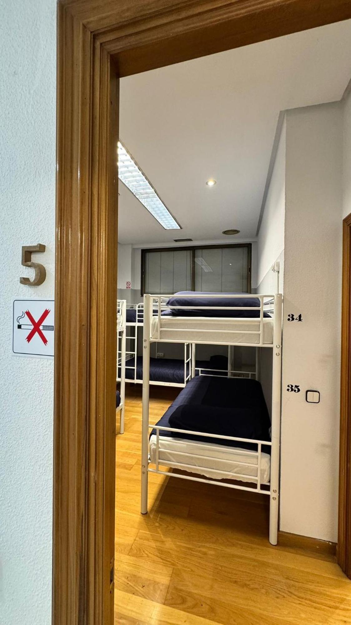 Hostel Puerta Del Angel Madrid Ngoại thất bức ảnh