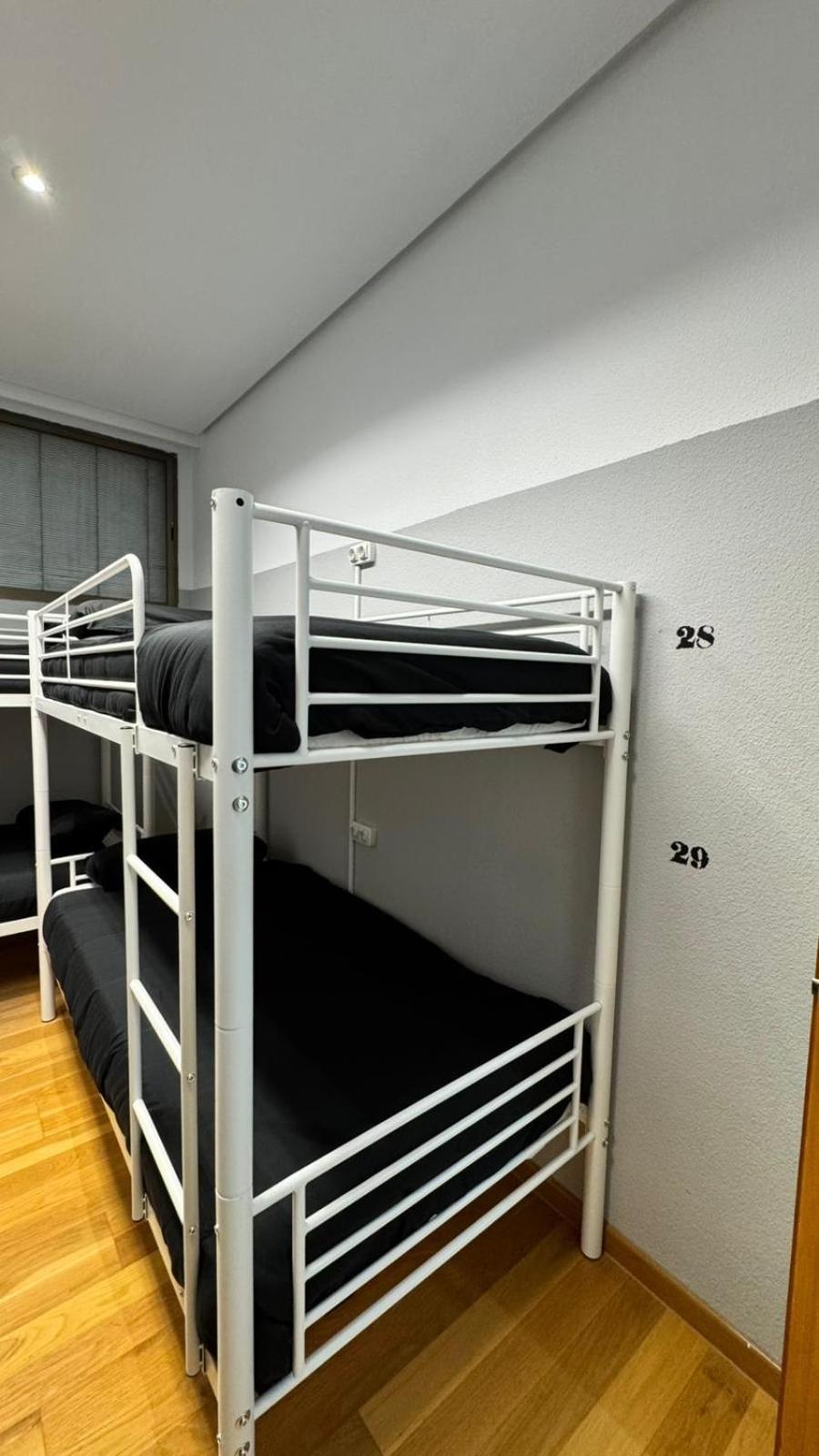 Hostel Puerta Del Angel Madrid Ngoại thất bức ảnh