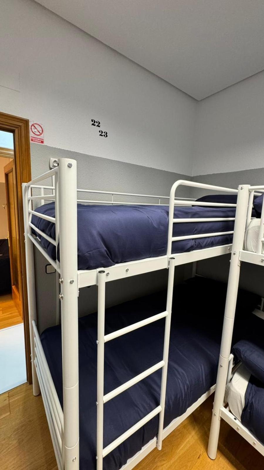 Hostel Puerta Del Angel Madrid Ngoại thất bức ảnh