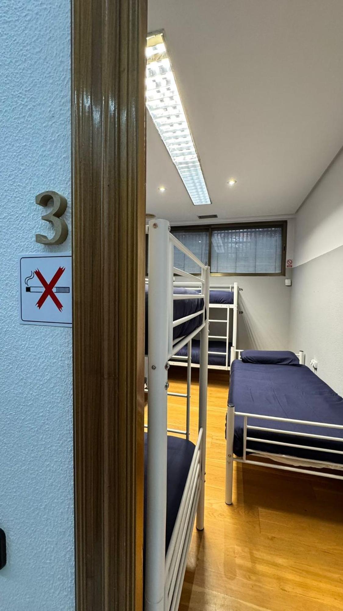Hostel Puerta Del Angel Madrid Ngoại thất bức ảnh
