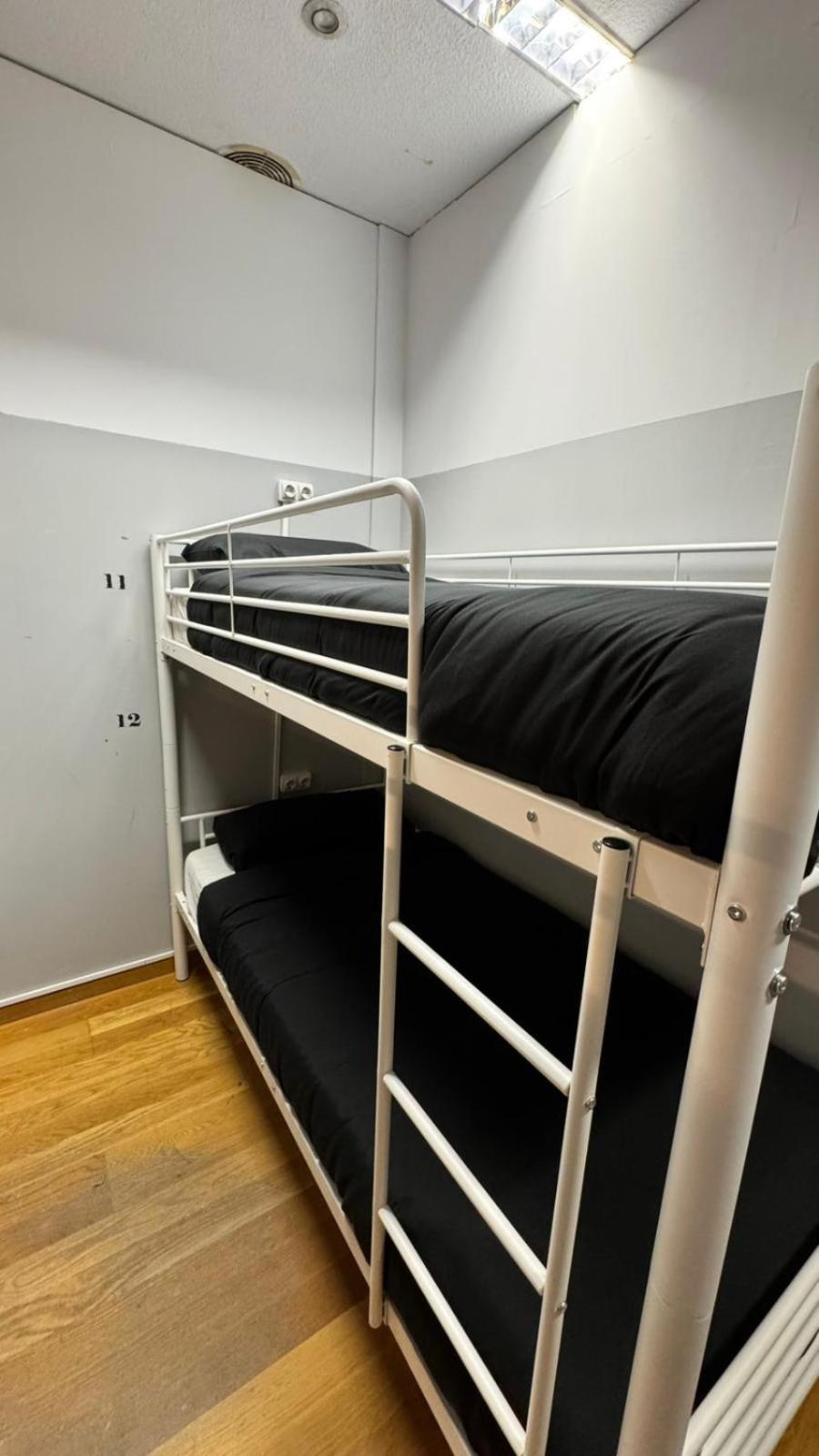 Hostel Puerta Del Angel Madrid Ngoại thất bức ảnh