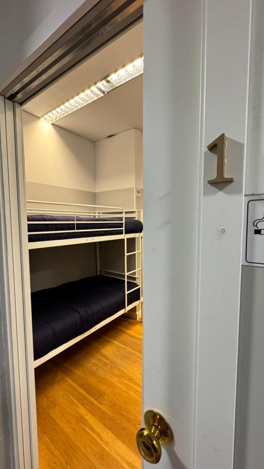 Hostel Puerta Del Angel Madrid Ngoại thất bức ảnh