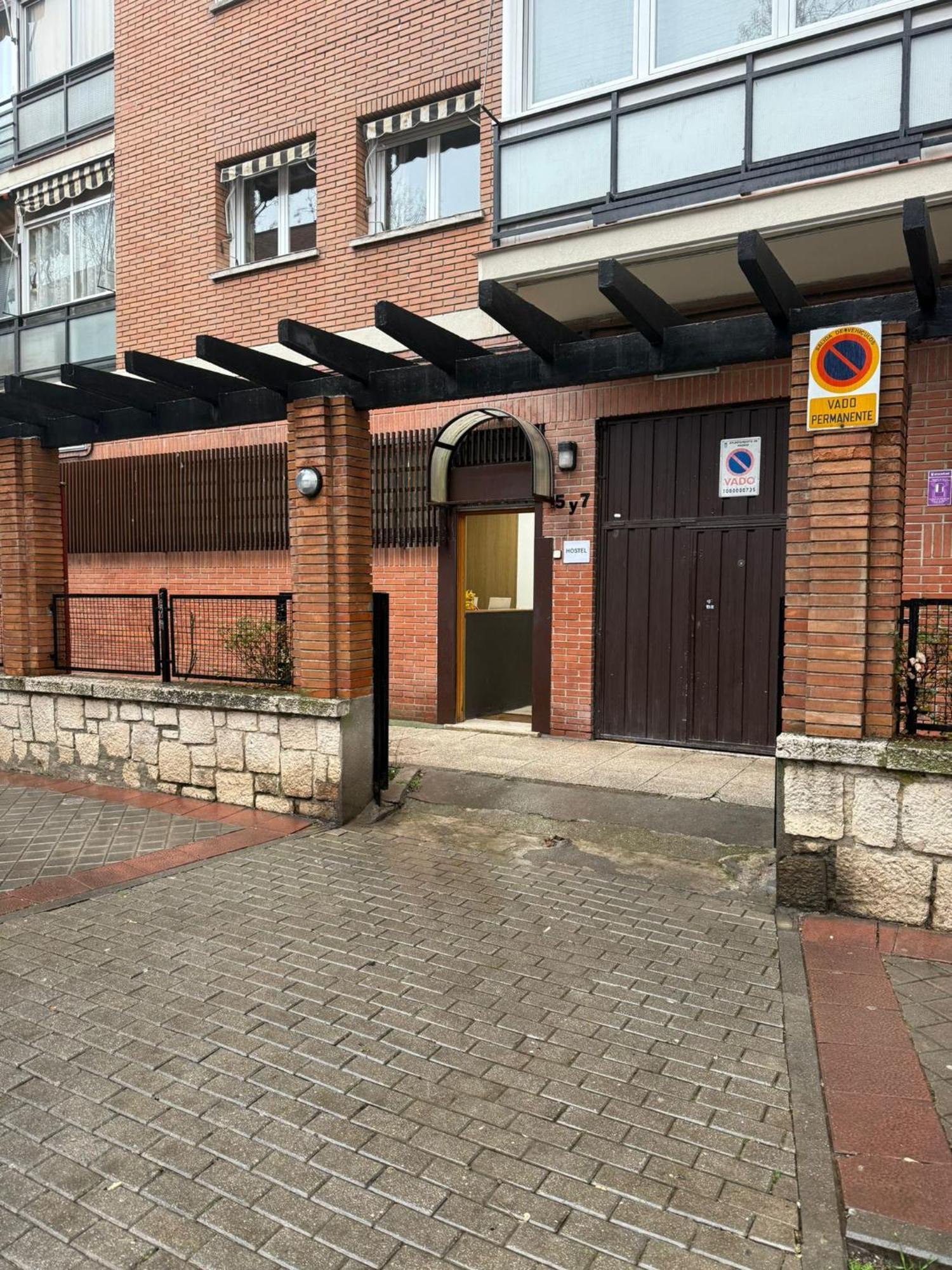 Hostel Puerta Del Angel Madrid Ngoại thất bức ảnh