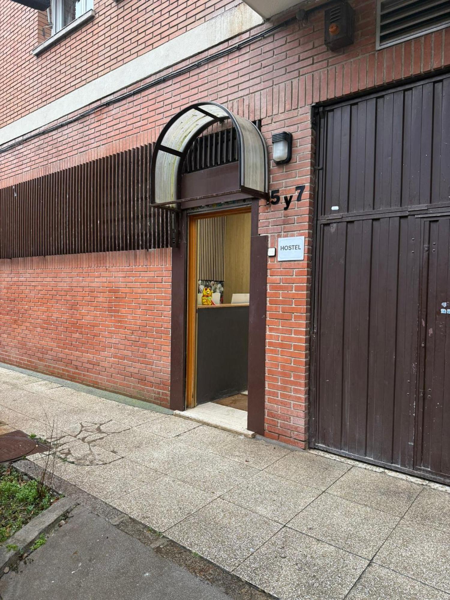 Hostel Puerta Del Angel Madrid Ngoại thất bức ảnh