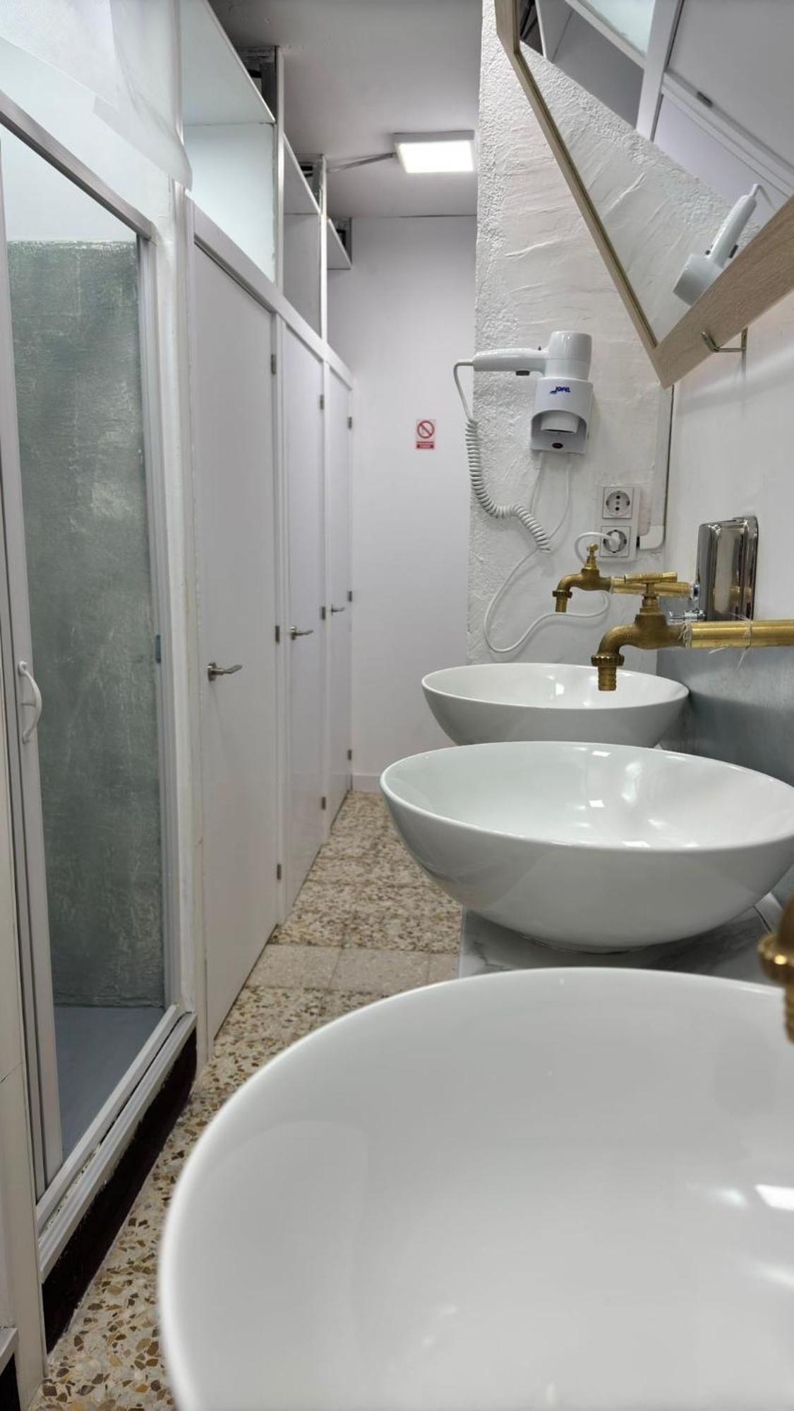 Hostel Puerta Del Angel Madrid Ngoại thất bức ảnh